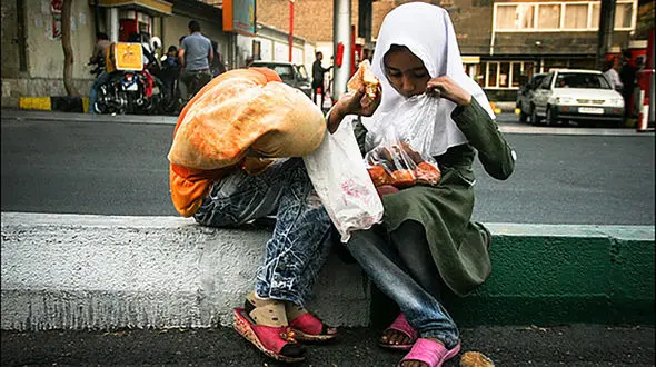  وضعیت ثبت نام 4000 کودک دهک های پایین شهر تهران بررسی می شود/فقط یک «اتوبوس سیار» برای شناسایی کودکان کار داریم