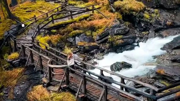 از جاذبه های دیدنی ایتالیا تا جاده زیبای پاییزی گیسوم + فیلم 
