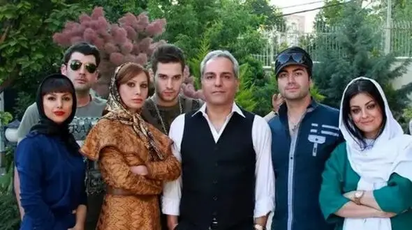 فیلم آواز ماندگا /  آهنگ خواندن محشر مهران مدیری تو عمارت لوکسی که فک و فامیل باکلاسش جمعند ...