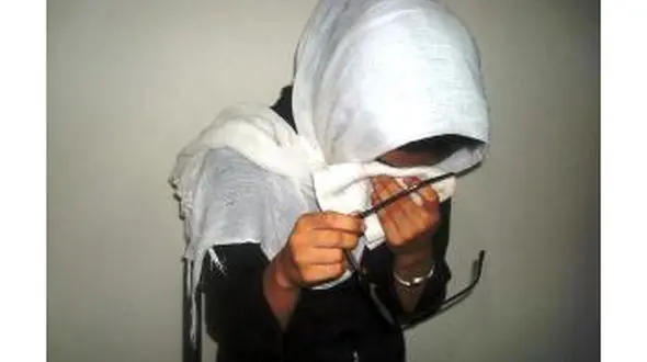 وسوسه سهیلا دختر 17 ساله برای رانندگان خودروهای لوکس / خیلی فریبنده بود