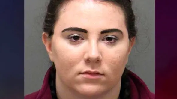 زن جوان 7 سگ و 7 گربه را در خانه اش زندانی کرد تا از گرسنگی بمیرند +عکس