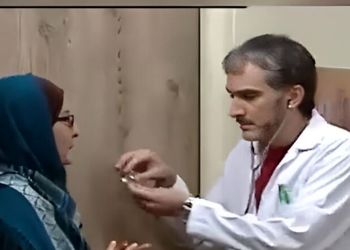 فیلم/ سکانس بانمک فالگوش وایسادن بیژن بنفشه خواه به اصرار خانم شیرزاد در ساختمان پزشکان/ فقط آخرش