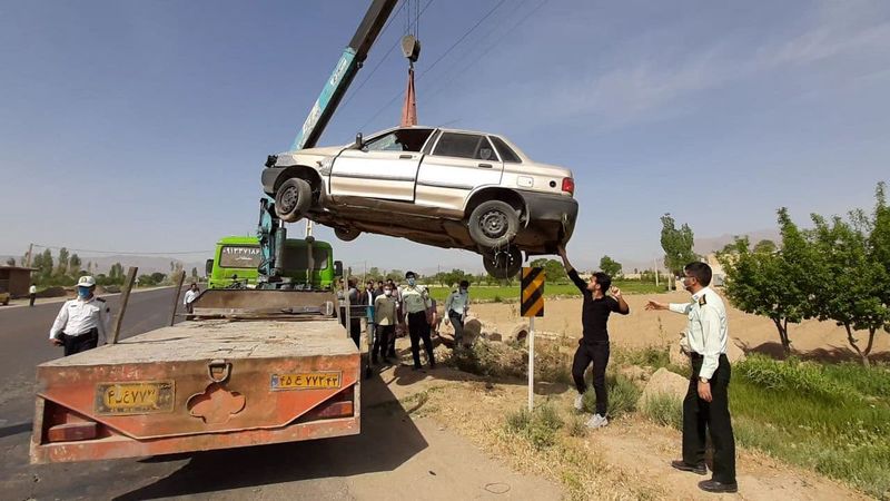 پراید در کمربندی گوگد به گلپایگان واژگون شد