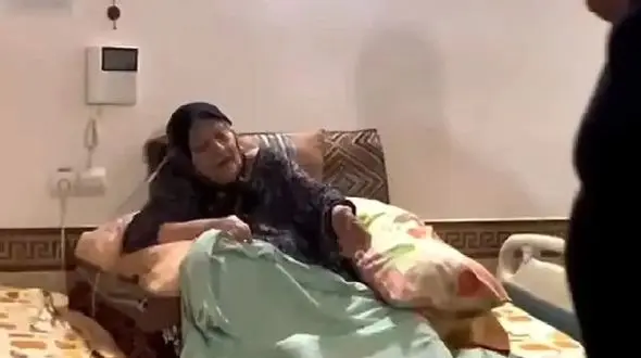 فیلم آواز فوق العاده  خلبان ایرانی  برای مادرش ! /  چه رقصی با آهنگ تو جون منی مادر عمرمنی مادر کرد !