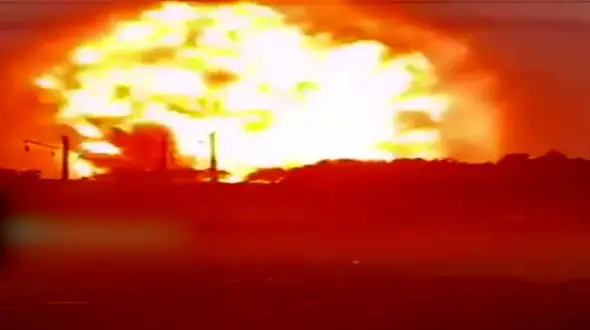لحظه انفجار‌ مهیب در تاسیسات نظامی قزاقستان + فیلم