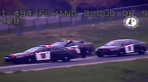 عاقبت فرار موتورسوار متخلف از دست پلیس + فیلم