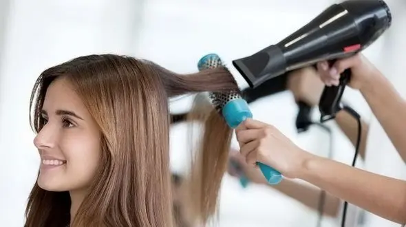 اشتباهات رایج درباره سشوار کشیدن مو/10 عادتی که باید فراموش شود