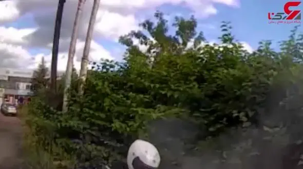 لحظه برخورد وحشتناک موتورسیکلت به خودروی سواری + فیلم 