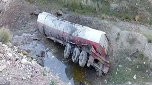 واژگونی 186 تانکر حامل سوخت در محورهای مواصلاتی کردستان