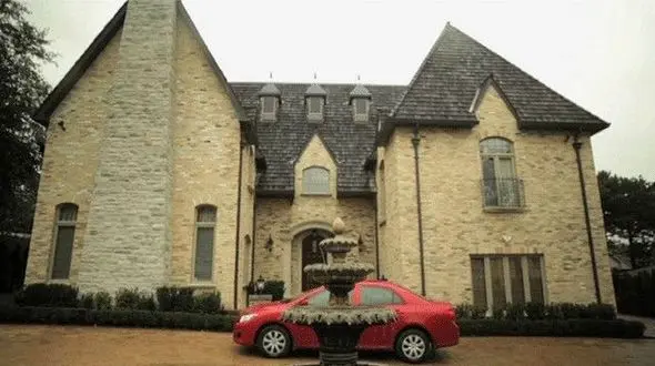 قلعه «محمود خاوری» اختلاس گر بزرگ در کانادا +عکس