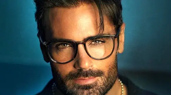 فیلم/ این آهنگ  احساسی از سهراب پاکزاد واقعا بمبه/ اجرای زنده تو کنسرت تبریز ترکونده