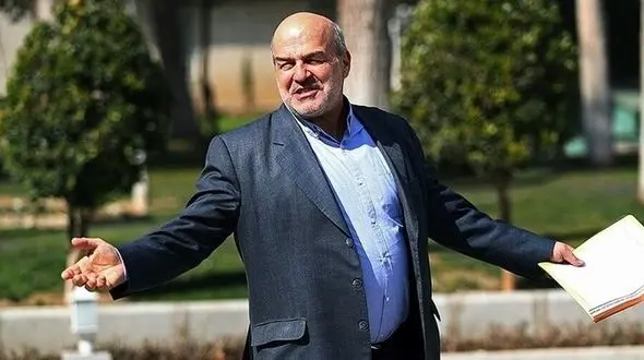 عیسی کلانتری: طبیعت خودش آتش را کنترل می‌کند / آتش‌سوزی‌ جنگل‌ها عادی است