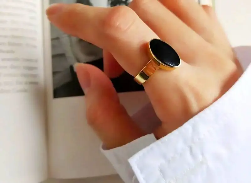 انگشتر نگین مشکی شیک