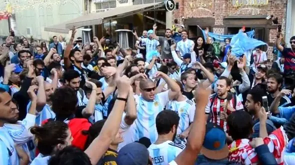  سقوط یک روس پنج تماشاگر آرژانتینی را روانه بیمارستان کرد