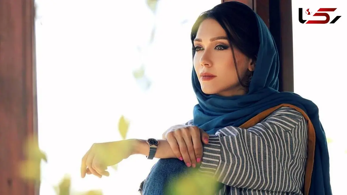 عکس ها / حافظ خوانی شهرزاد کمال زاده با استایل خاصش / هارمئنی رنگ لباس هاش زیباست