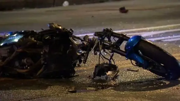 فیلم تصادف مرگبار موتورسوار با تیربرق