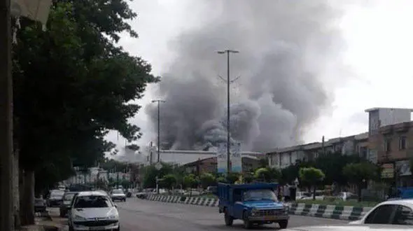 فیلم آتش سوزی بزرگ ساختمان حساس در آزادشهر + فیلم