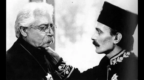 صحنه به یادماندنی از امضای فرمان مشروطیت در شاهکار فیلم کمال‌الملک + فیلم
