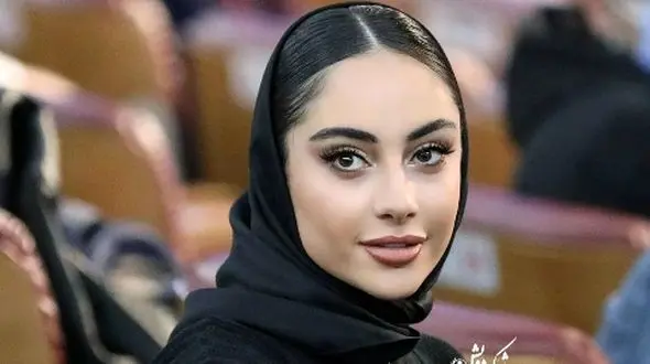 ترلان پروانه با استایل خفنش همش سلفی میگیره 