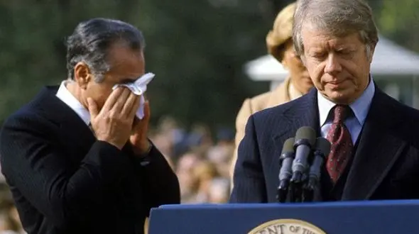 دانشجویانی که اشک شاه را درآوردند + عکس