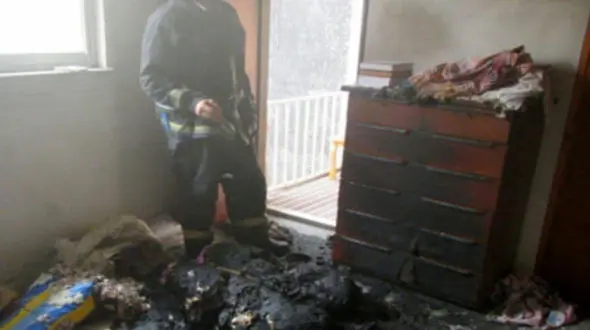 کودک 7 ساله گلستانی آتش به پا کرد + عکس