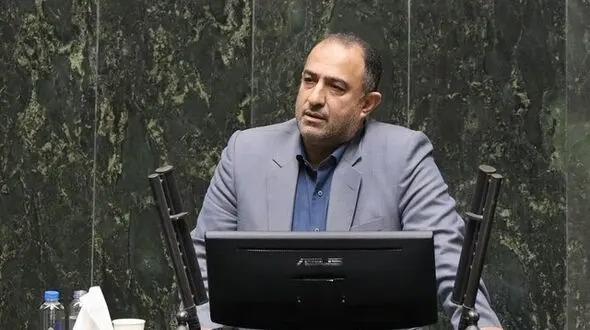 عضو کمیسیون اجتماعی مجلس: تورم استخوان مردم را خرد کرده؛ وقتی بی‌عرضگی‌ها کشور را به ناکجاآباد می‌برد، چاره‌ای جز کنترل گرانی نداریم