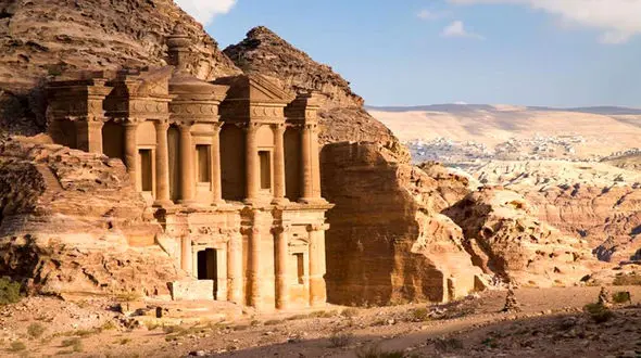 جن ها در این شهر جولان می دهند + تصاویر