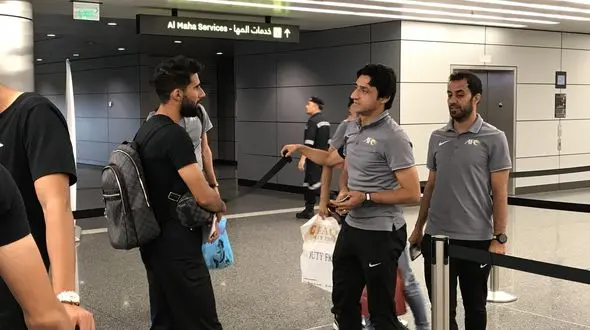 برخورد گرم داوران عراقی با بشار رسن پس از ورود پرسپولیس به قطر+ تصاویر