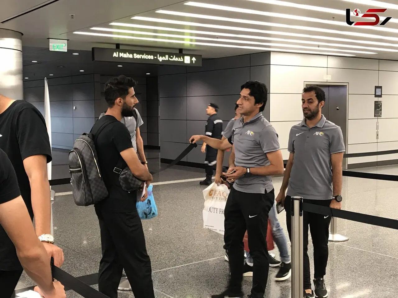برخورد گرم داوران عراقی با بشار رسن پس از ورود پرسپولیس به قطر+ تصاویر