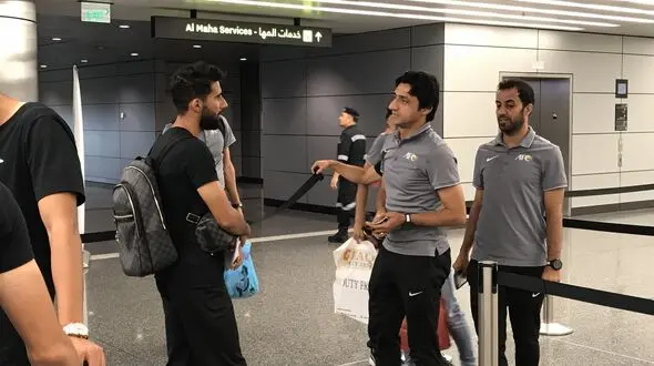 برخورد گرم داوران عراقی با بشار رسن پس از ورود پرسپولیس به قطر+ تصاویر