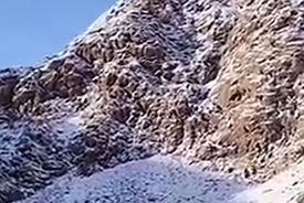 برف روی کوه های اقلید در فروردین + فیلم