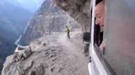 عبور دلهره آور از میان کوه های هیمالیا + فیلم و تصاویر
