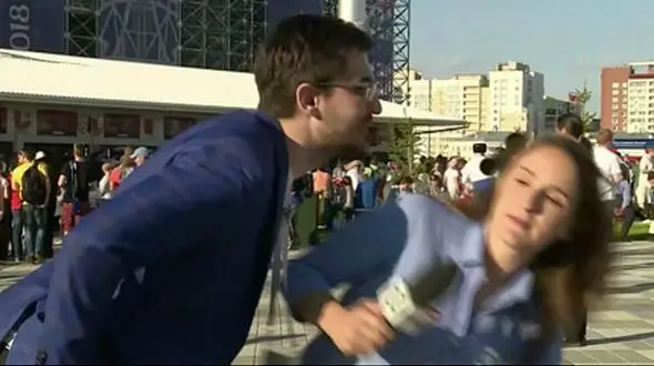 واکنش تند خانم  خبرنگار به آزار شوم در مقابل دوربین + عکس 