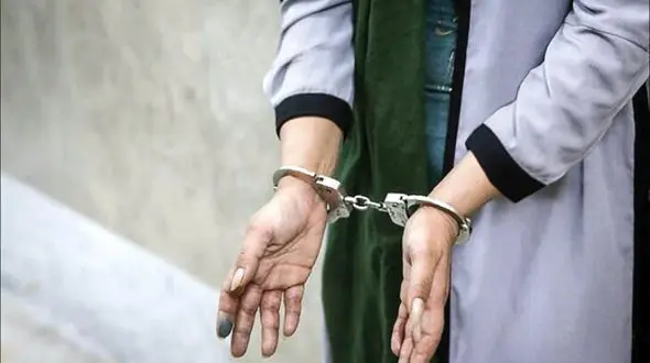 عاشق محمود پلنگ گنده لات محله شدم / با او بودم تا اینکه بی آبرو شدم