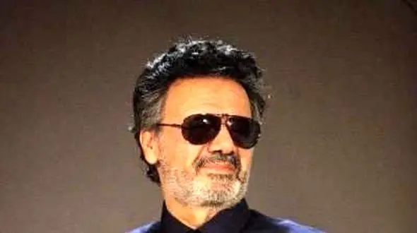 دانلود آهنگ ﺟﺰ ﺗﻮ ﻣﻦ آرزوﻳﻰ ﻧﺪارم از  معین / دلتنگی ام را کاش باور کرده بودی