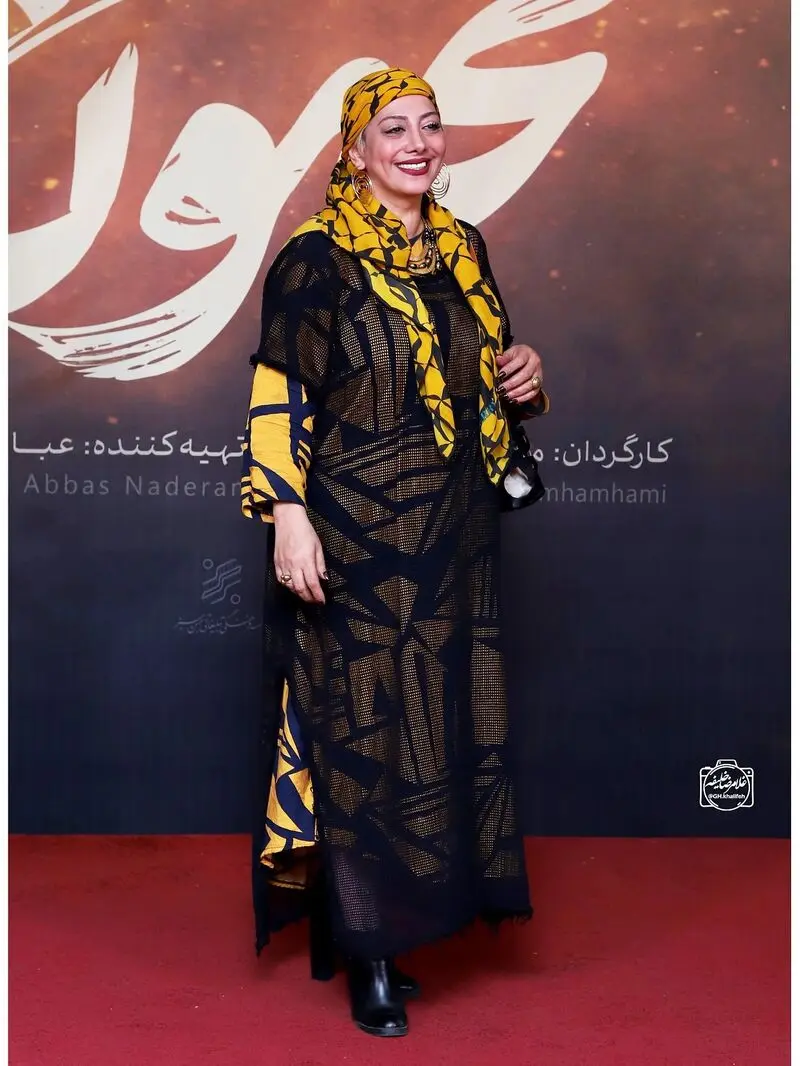 زهرا داوودنژاد به اتفاق دخترش یلدا در مراسم اکران خصوصی فیلم «مجنون»