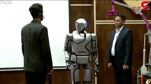 حرف زدن ربات ایرانی سورنا چهار