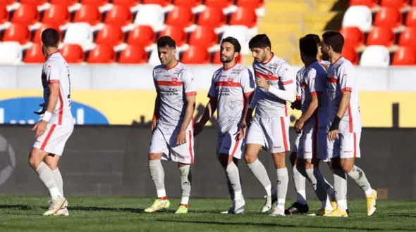 دلایل افت پرسپولیس در لیگ بیست و یکم + فیلم