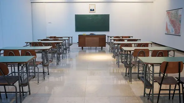 شکنجـه پسر دانش آموز تهرانی توسط پدر همکلاسی اش