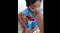چه کسی جرات هم غذا شدن با این کودک را دارد؟! +فیلم و عکس