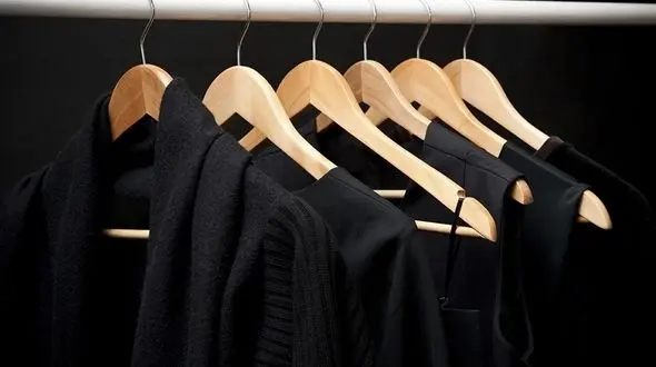 چرا رنگ مشکی در دنیای مد محبوبیت دارد