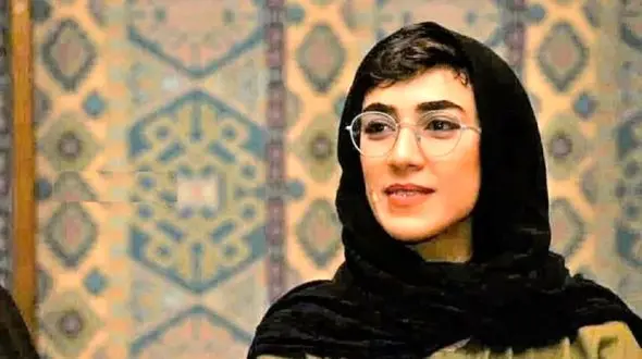 بیوگرافی صبا ایزدپناه بازیگر نقش کژال در سریال نون خ + عکس های دیده نشده خانم بازیگر 