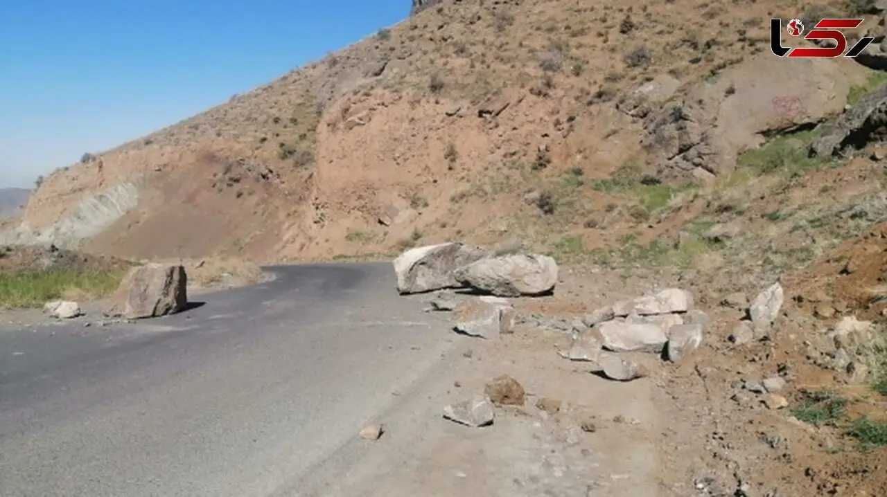 حادثه ریزش سنگ در جاده کرج