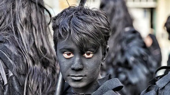 جنجالی ترین کاروان عاشورایی ایران + عکس های کاروان ظهرالولایه میبد