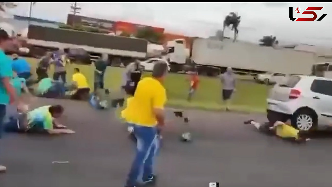 فیلم  لحظه زیر گرفتن ۱۷ نفر در تظاهرات توسط راننده روانی