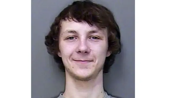 دختر 17 ساله در دام شیطانی دوست اینترنتی افتاد! / پدرش وقتی به خانه پسر رسید کار از کار گذاشته بود + فیلم و عکس