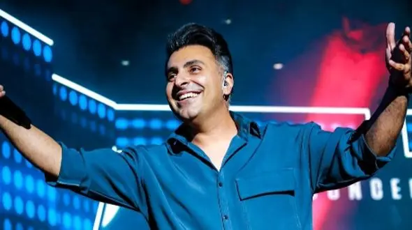 فیلم / کَل‌کَل خنده دار و عاشقانه علیرضا طلیسچی با هوادار دو آتیشه‌اش: دروغ نمیگم من بیشتر دوستتون دارم و...