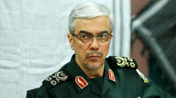 عکس سفر در زمان / «سردار رادان، سرلشکر موسوی و سرلشکر باقری» در یک مراسم / سال 1402