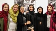 عکس های یادگاری خانم‌های بازیگر در کنار قربانی اسیدپاشی اصفهان 