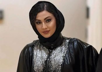 وقتی مریم مومن با شعر، به زندگی لبخند می‌زند ؛ دنیا منم آنکه آخرش میخندد، روزی به غم پشت سرش میخندد، آری منم آنکه خویش را باور کرد ...